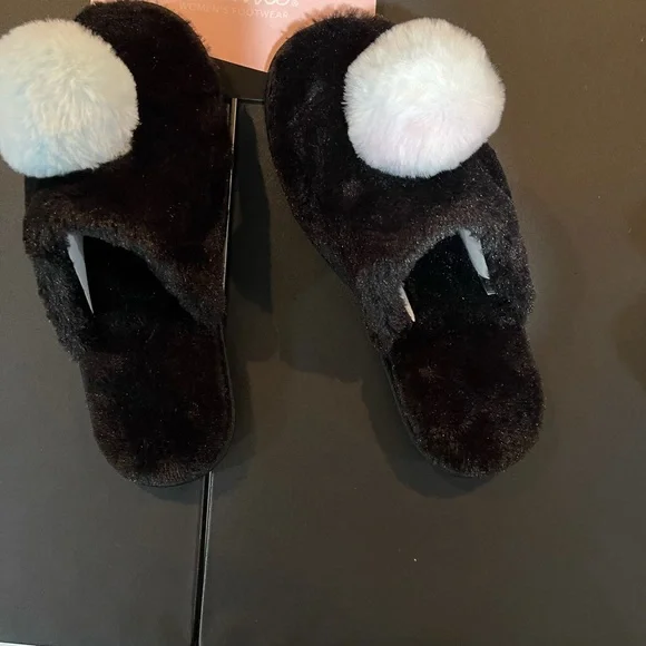 chatties Shoes Nwt Chatties Slippers Poshmark
